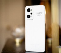 Le Realme GT 2 // Source : Frandroid